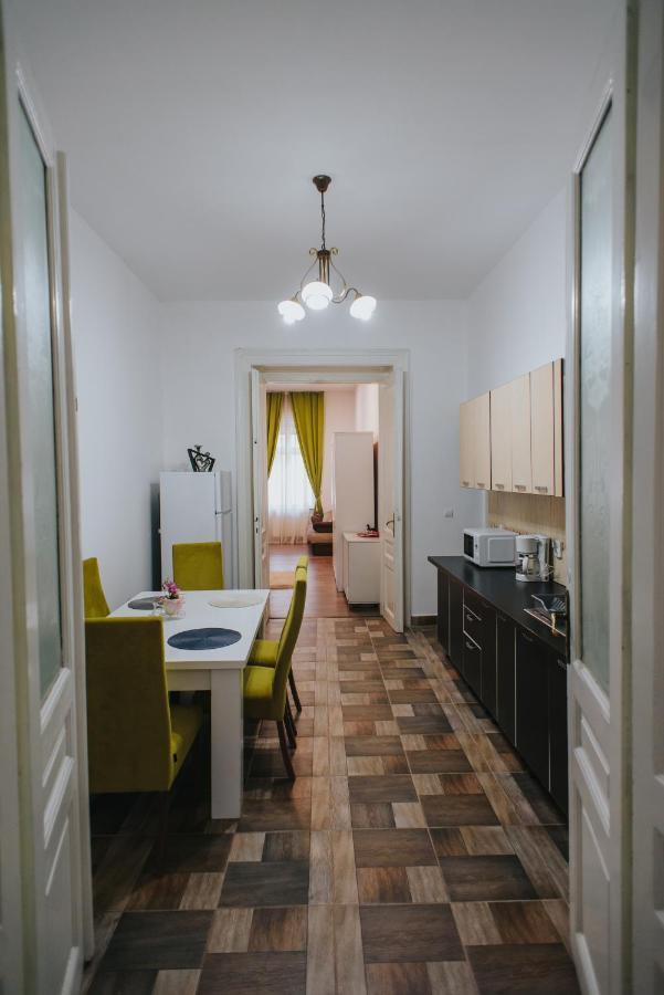 Noo'Vo Central Apartaments Oradea Εξωτερικό φωτογραφία