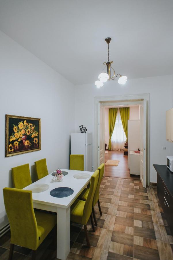 Noo'Vo Central Apartaments Oradea Εξωτερικό φωτογραφία